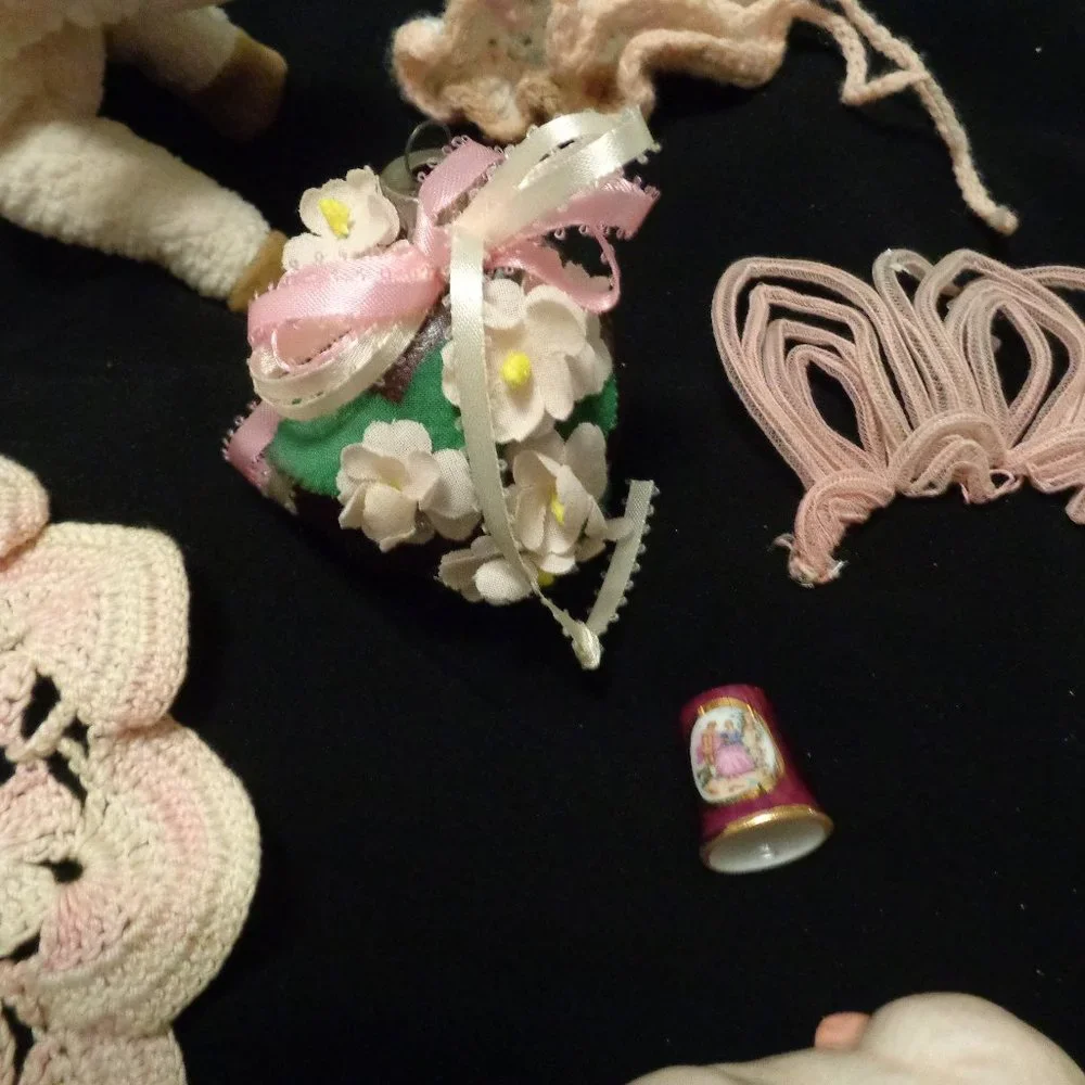 BARBIECORE RETRO PINKS HOUSEHOLDS. TOYS. CLOTHE ITEMS 9 ITEMS